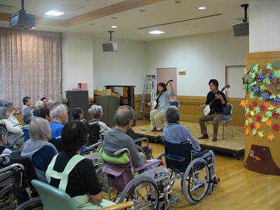 �������ł̈Ԗ⃉�C�u