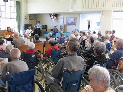 �����̘V�l�z�[���ł̈Ԗ⃉�C�u