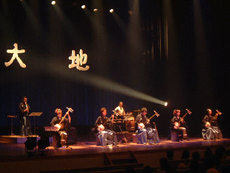 ����N����n�̃X�e�[�W